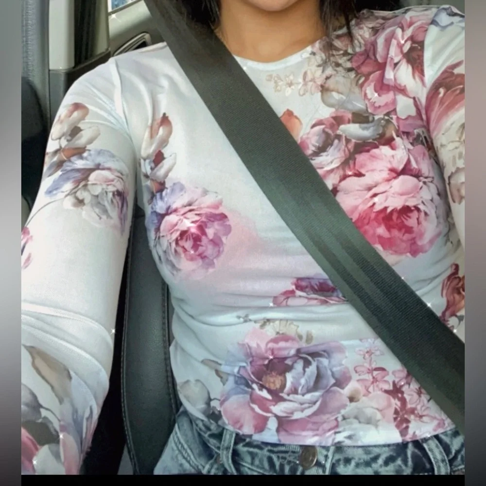 Floral mesh top - Picture 1 of 5
